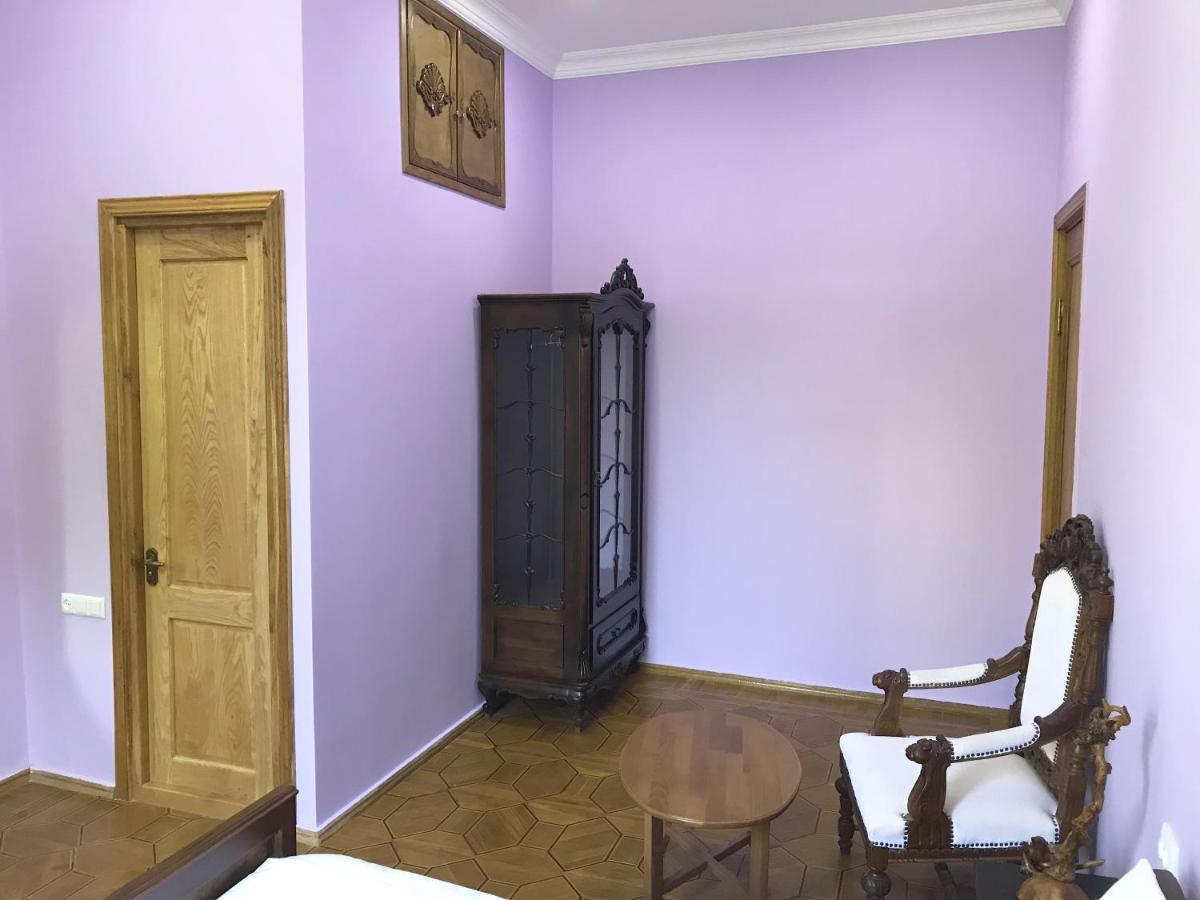 Wooden Museum Hotel Kutaiszi Kültér fotó