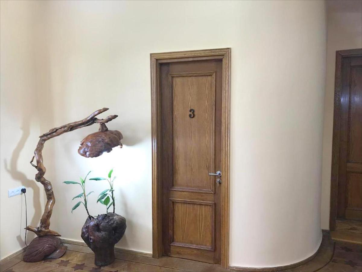 Wooden Museum Hotel Kutaiszi Kültér fotó